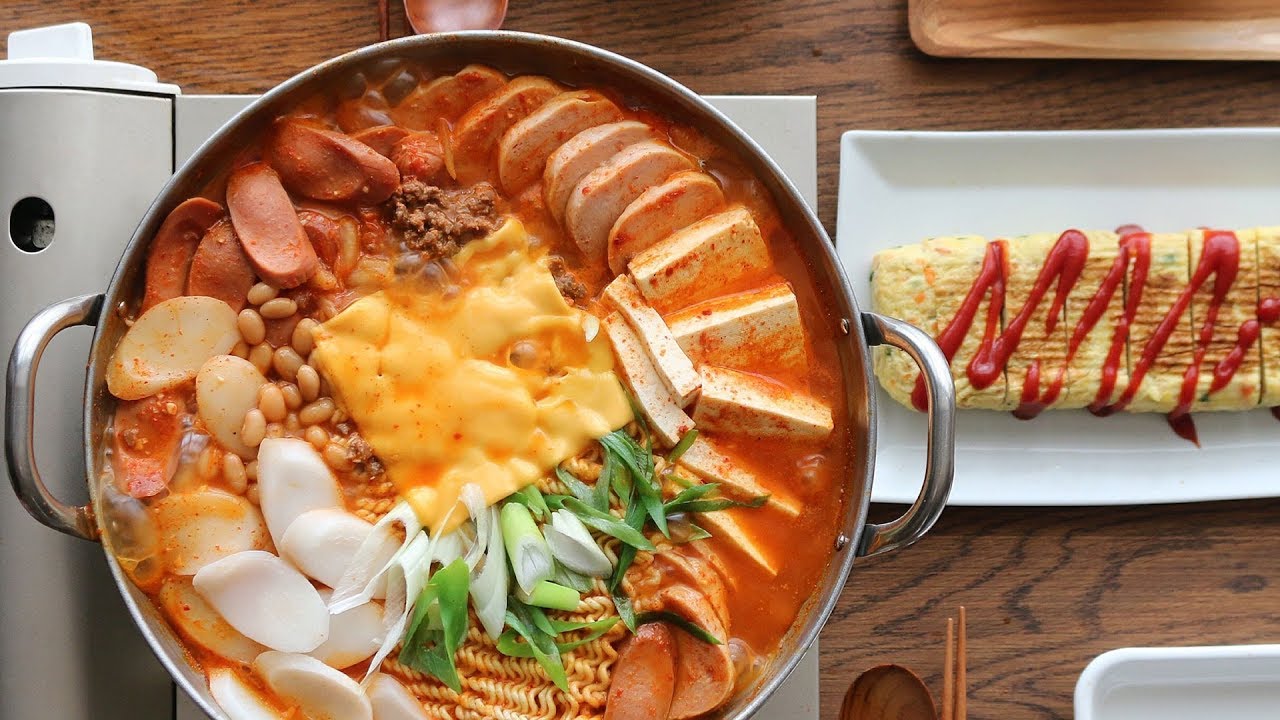 Korean Sausage Stew (Budae-Jjigae) - Army base stew | Recipe book