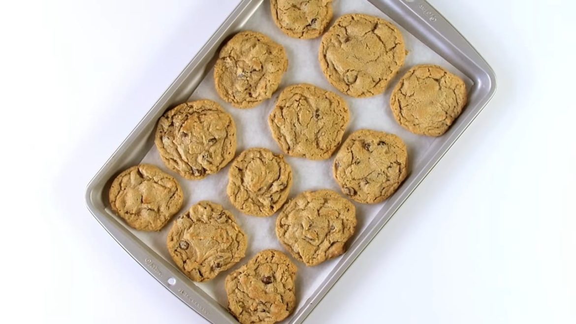 Peanut Butter Chocolate Chip Cookies (5-Ingredient) | Book Recipes